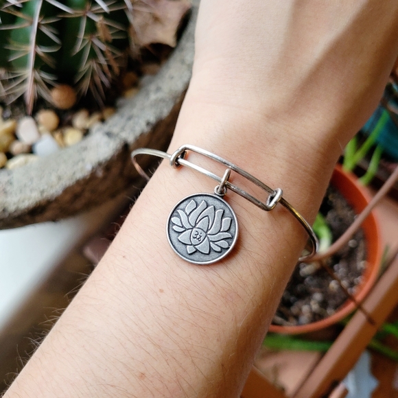 Alex & Ani 2013 Lotus Flower Om Bracelet - Picture 5 of 8